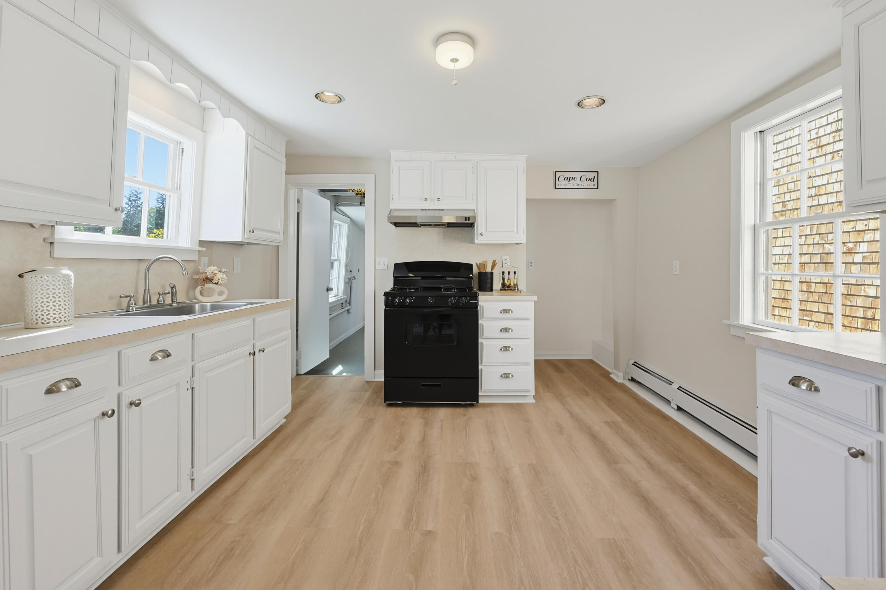32 Church Street Sandwich MA 02563