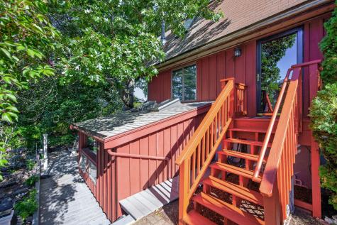 25 Snows Lane Provincetown MA 02657