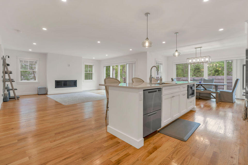 28 Grovedale Road Oak Bluffs MA 02557