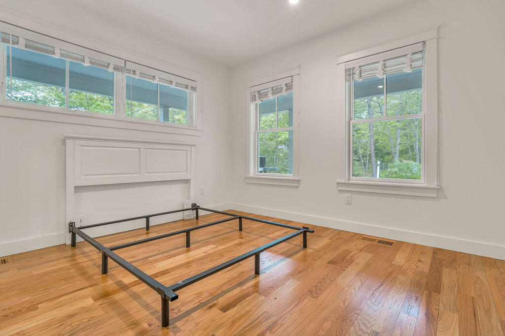 28 Grovedale Road Oak Bluffs MA 02557
