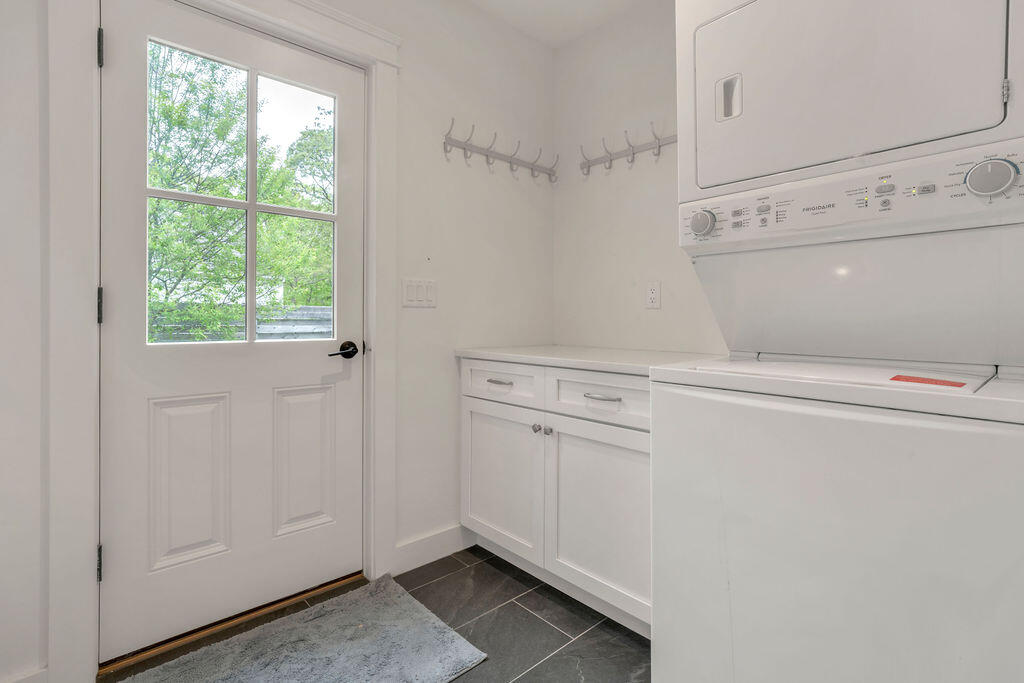 28 Grovedale Road Oak Bluffs MA 02557