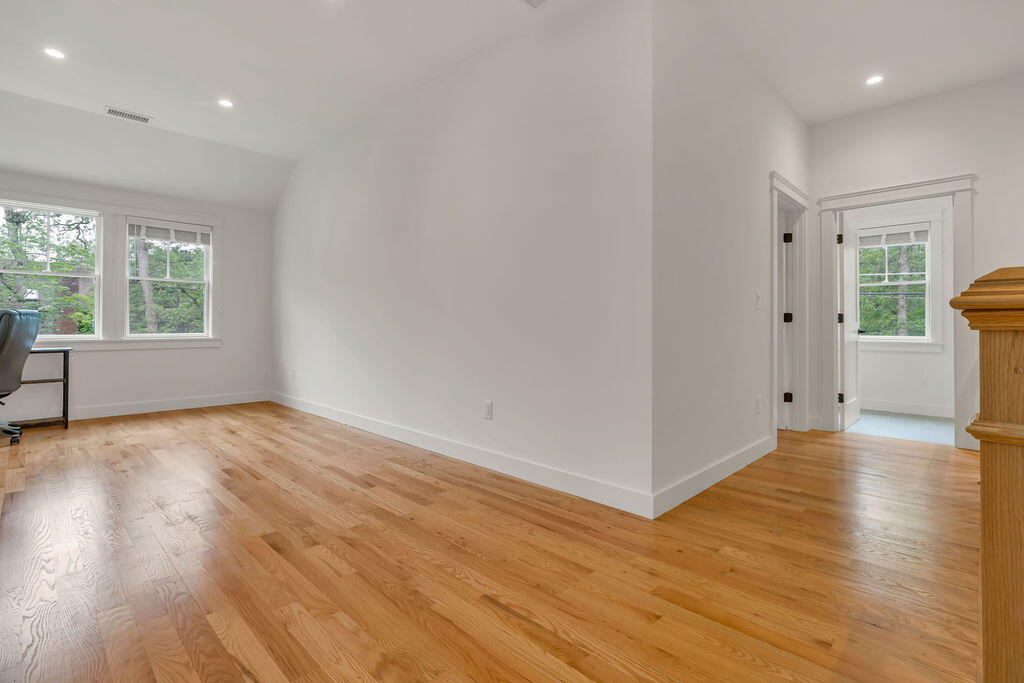 28 Grovedale Road Oak Bluffs MA 02557