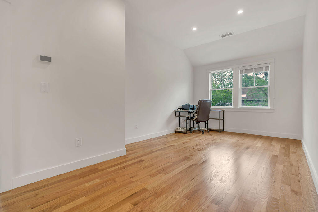 28 Grovedale Road Oak Bluffs MA 02557