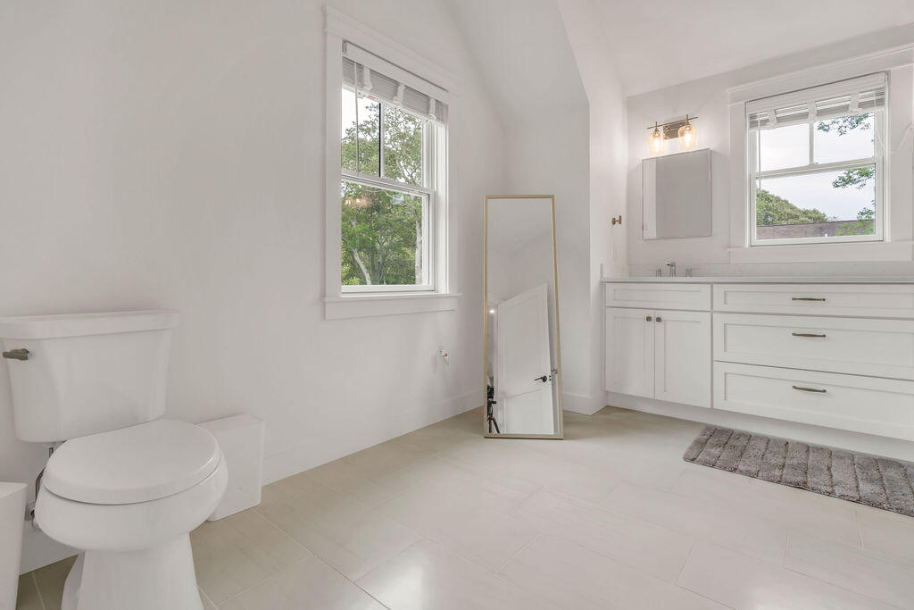 28 Grovedale Road Oak Bluffs MA 02557