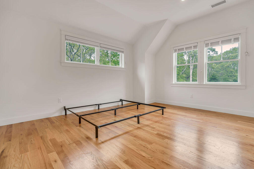 28 Grovedale Road Oak Bluffs MA 02557