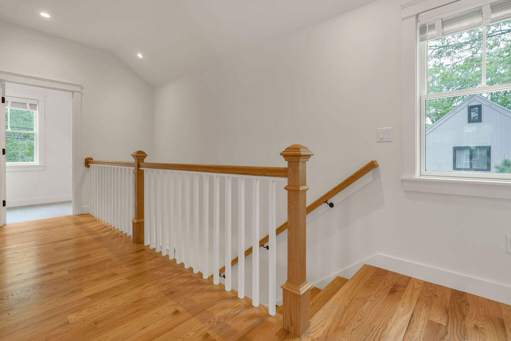 28 Grovedale Road Oak Bluffs MA 02557