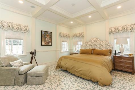 4 Vale Lane Mashpee MA 02649