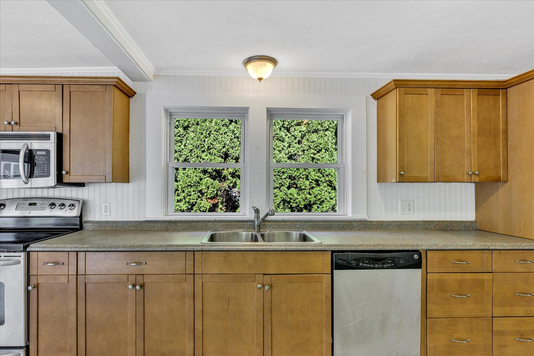 33 Oakwood Avenue Falmouth MA 02540