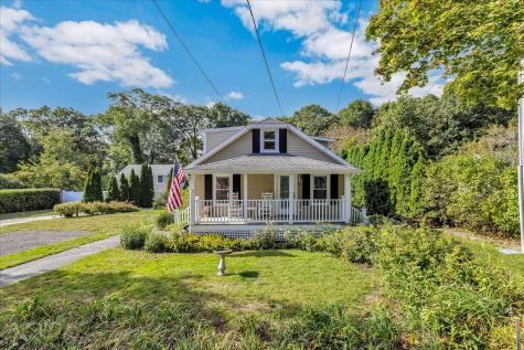 33 Oakwood Avenue Falmouth MA 02540