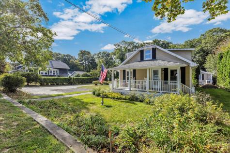 33 Oakwood Avenue Falmouth MA 02540