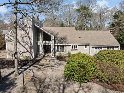 39 Fox Run Lane Falmouth MA 02536