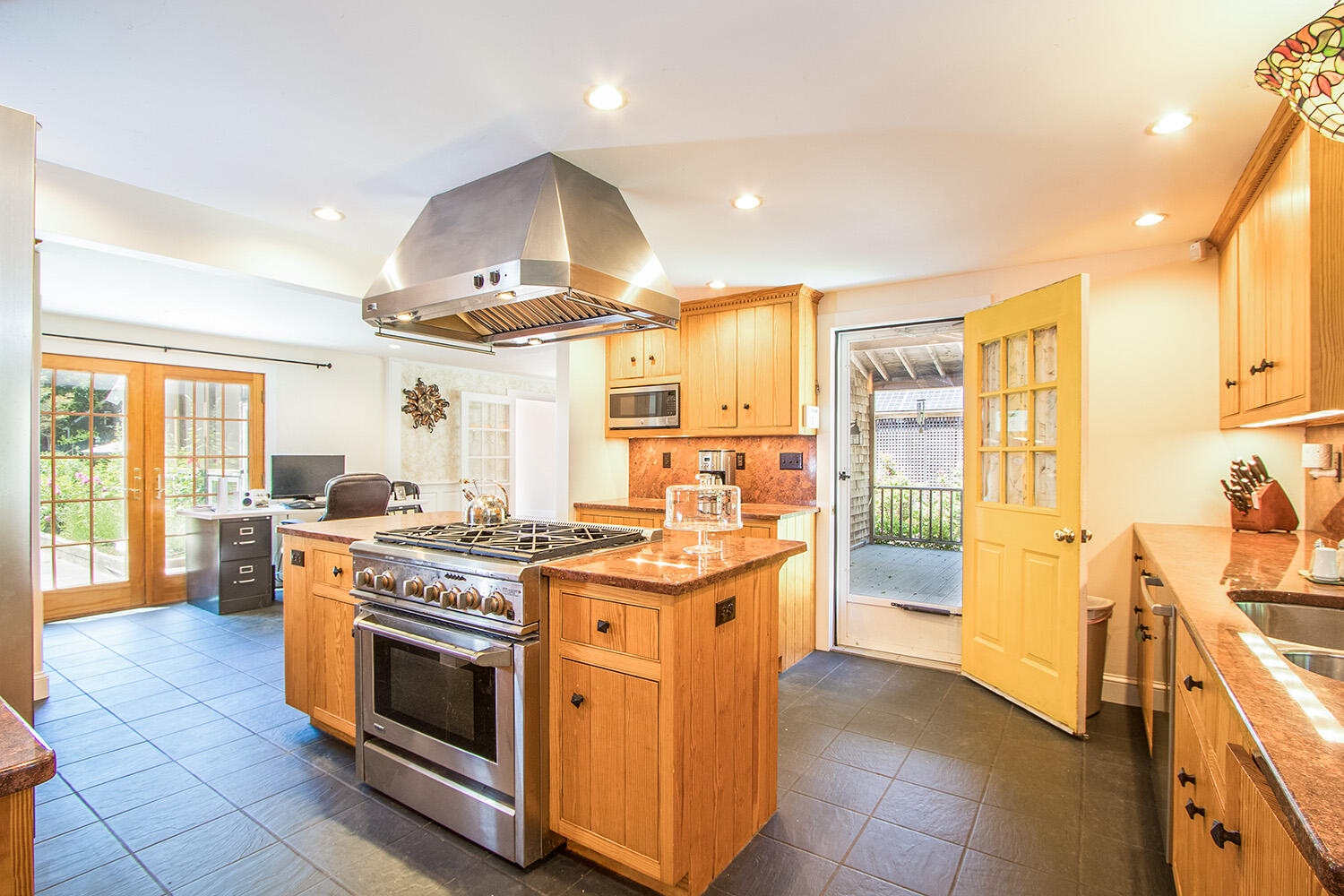 541 Flint Street Barnstable MA 02648