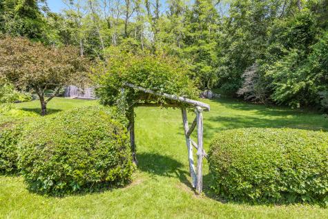 275 W Falmouth Highway Falmouth MA 02540