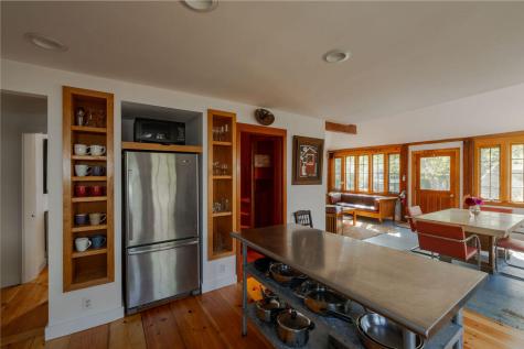 6 Daggett Lane Provincetown MA 02657