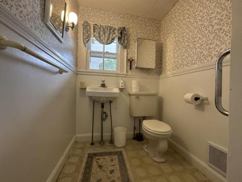 109 Pleasant Street Yarmouth MA 02664