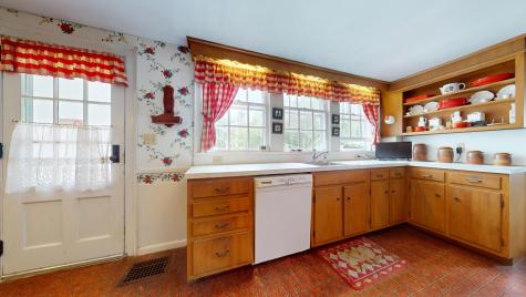 109 Pleasant Street Yarmouth MA 02664