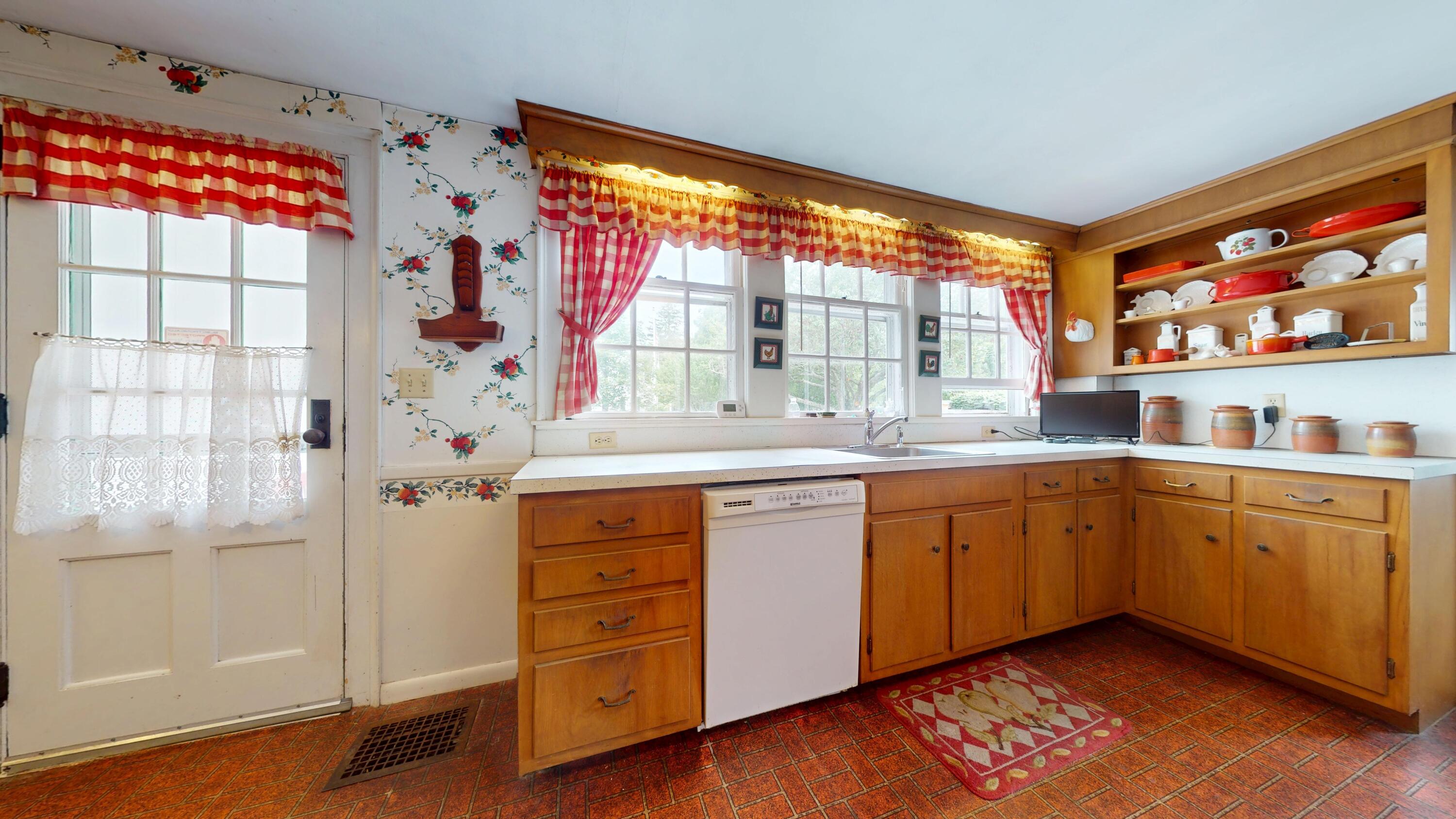 109 Pleasant Street Yarmouth MA 02664