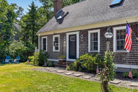 11 Burbank Street Sandwich MA 02563