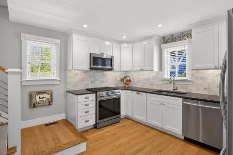 48 Bradford Street Provincetown MA 02657