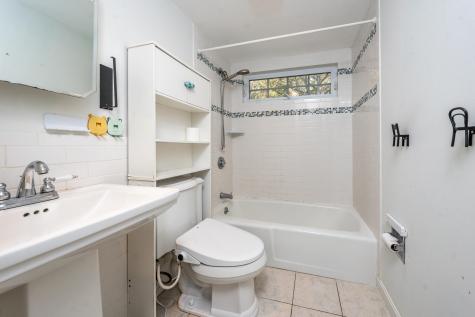 27 Quaker Lane Harwich MA 02645