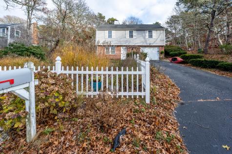 27 Quaker Lane Harwich MA 02645