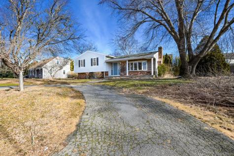 49 Broken Bow Lane Falmouth MA 02536