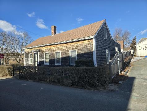 35 Standish Street Provincetown MA 02657