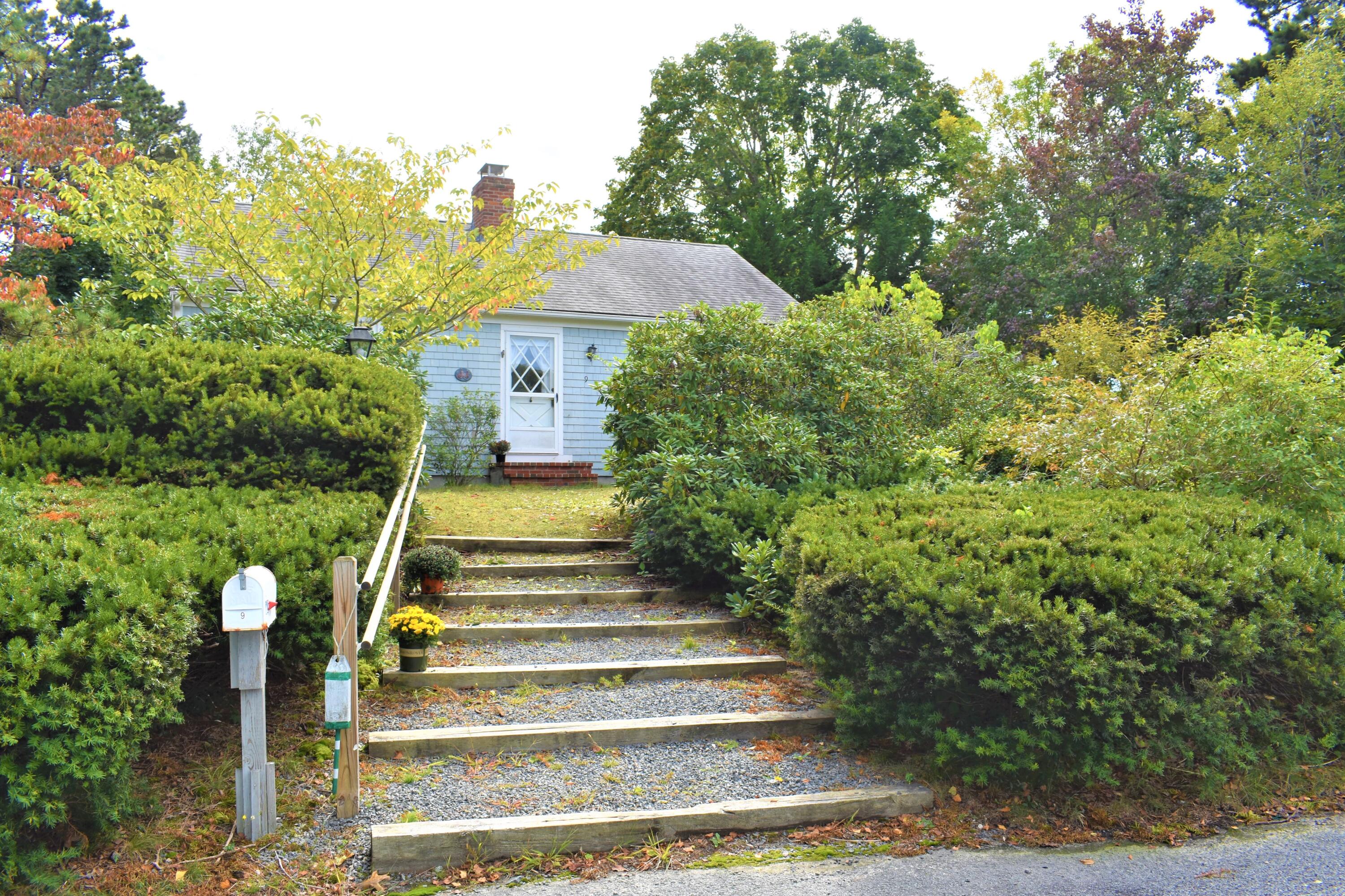 9 Mohegan Lane Yarmouth Port MA 02675