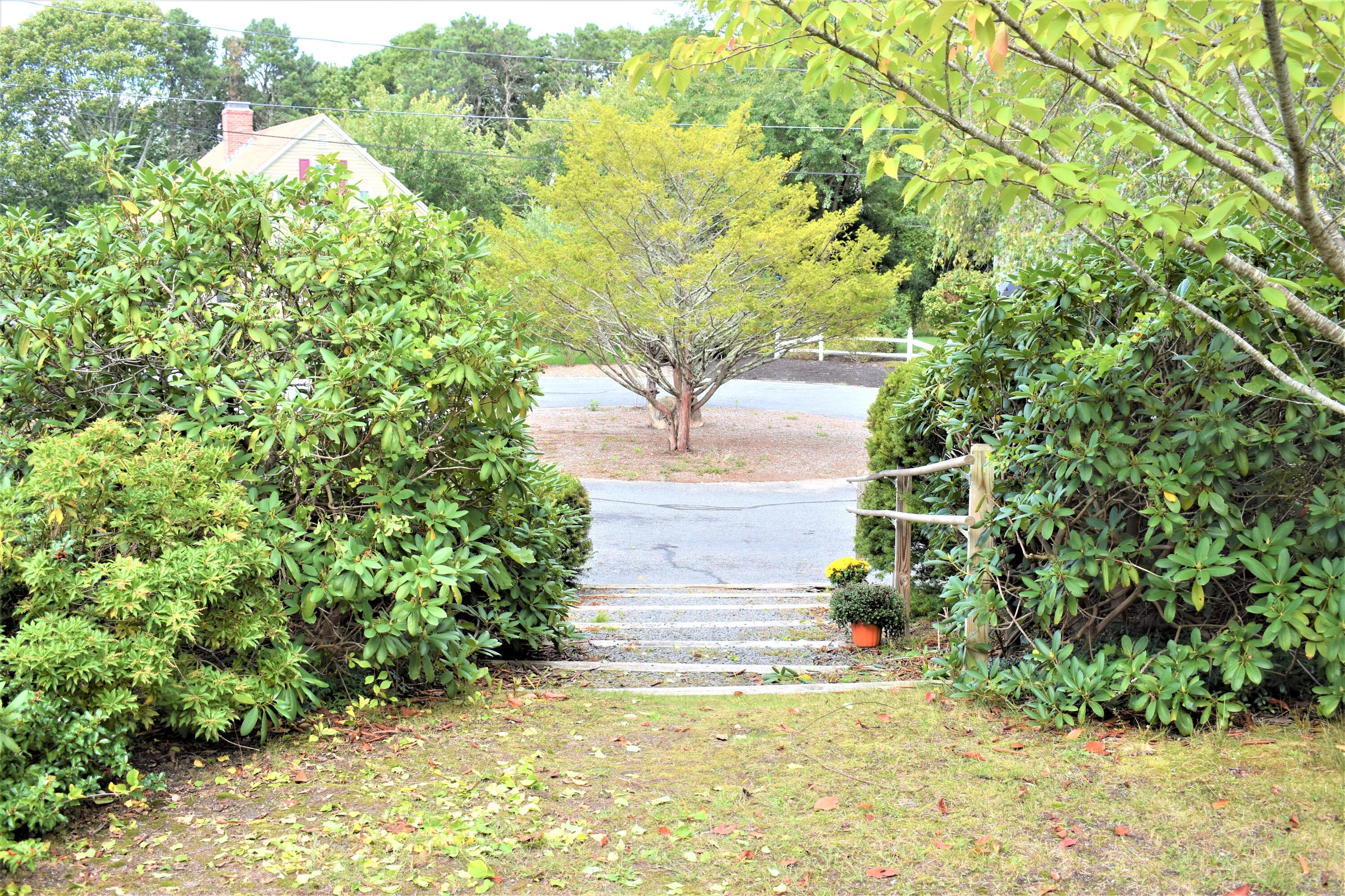 9 Mohegan Lane Yarmouth Port MA 02675