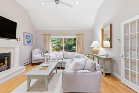 42 Overlook Circle Falmouth MA 02536