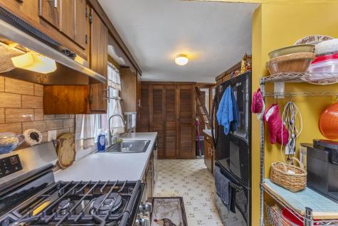 24 East Road Mashpee MA 02649