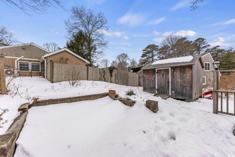 24 East Road Mashpee MA 02649