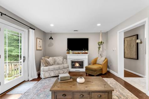 24 Moon Compass Lane MA 02563
