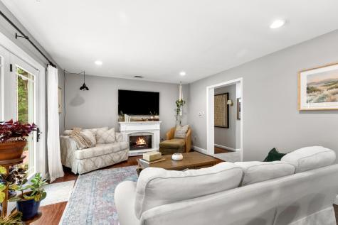 24 Moon Compass Lane MA 02563