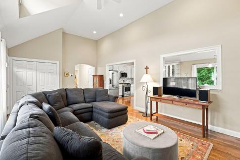 40 Settlers Lane Hyannis MA 02601