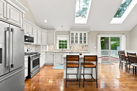 40 Settlers Lane Hyannis MA 02601