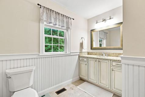 40 Settlers Lane Hyannis MA 02601
