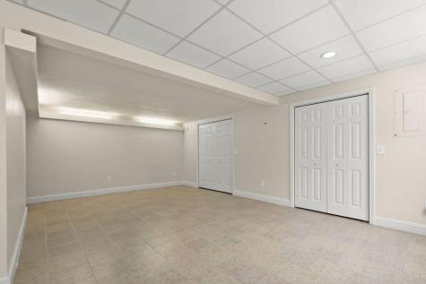 379 Monomoscoy Road Mashpee MA 02649