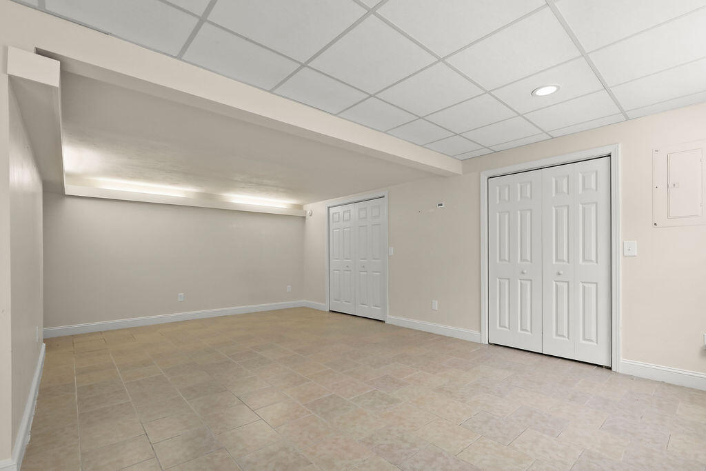 379 Monomoscoy Road Mashpee MA 02649