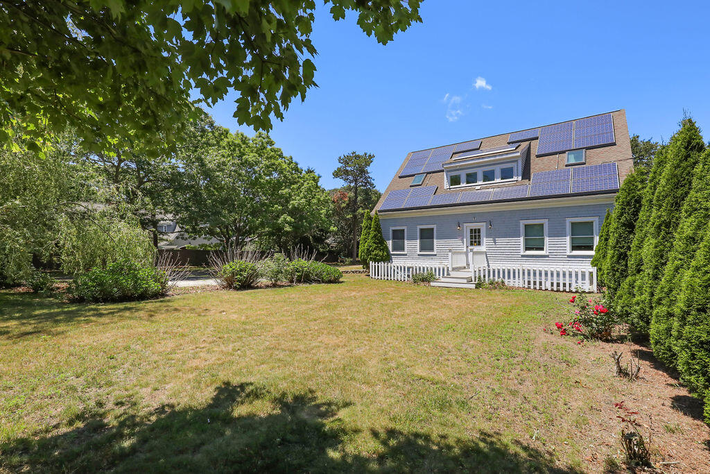 379 Monomoscoy Road Mashpee MA 02649