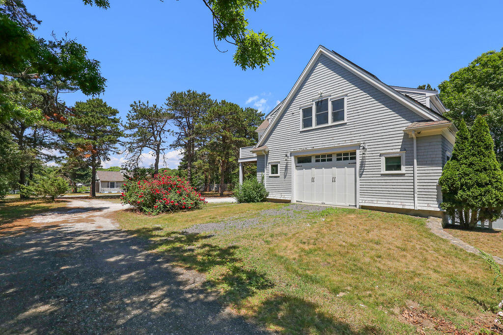379 Monomoscoy Road Mashpee MA 02649