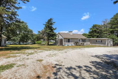 379 Monomoscoy Road Mashpee MA 02649
