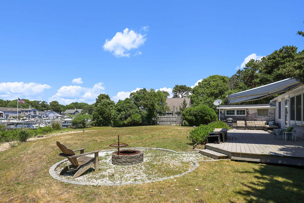 379 Monomoscoy Road Mashpee MA 02649
