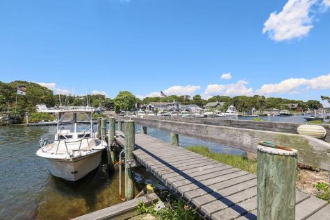 379 Monomoscoy Road Mashpee MA 02649