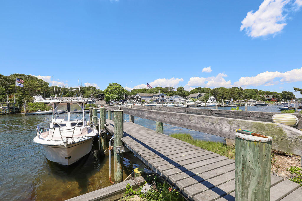 379 Monomoscoy Road Mashpee MA 02649