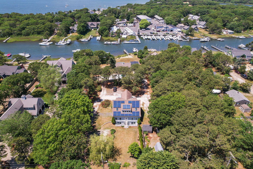379 Monomoscoy Road Mashpee MA 02649