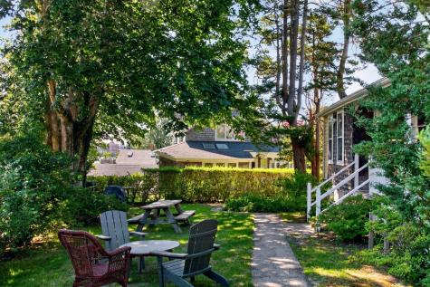 62 School Street Woods Hole MA 02543