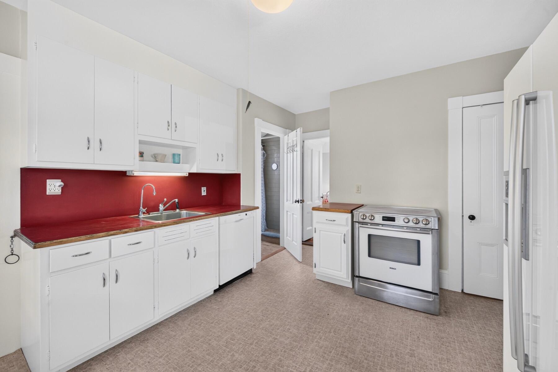 62 School Street Woods Hole MA 02543