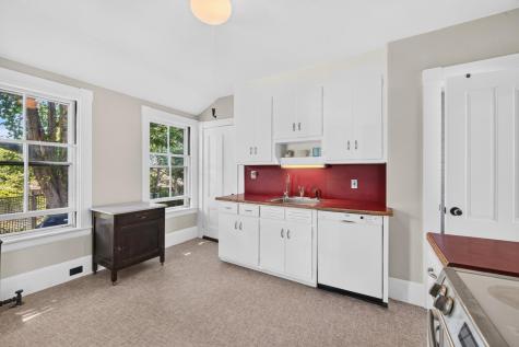 62 School Street Woods Hole MA 02543