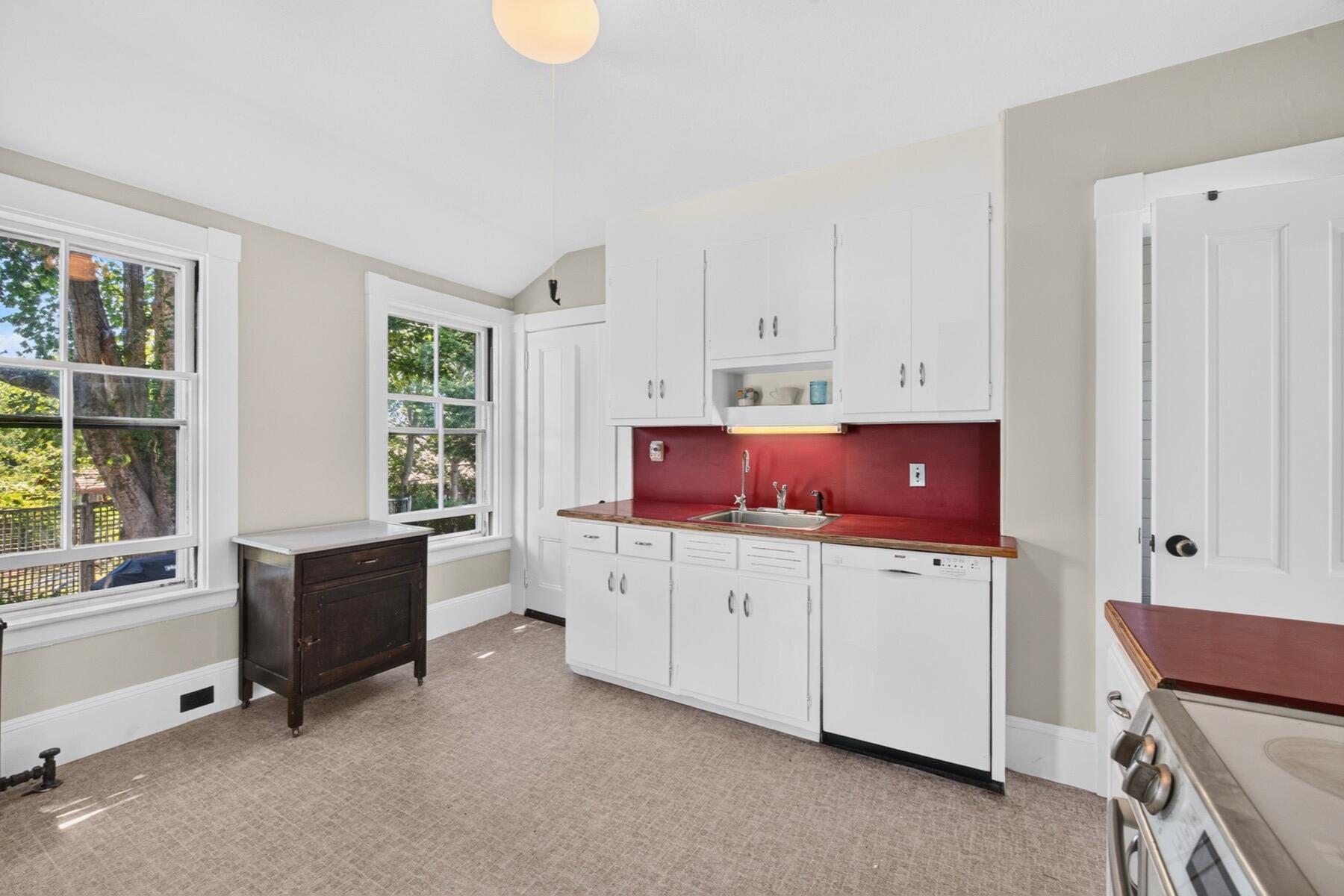 62 School Street Woods Hole MA 02543